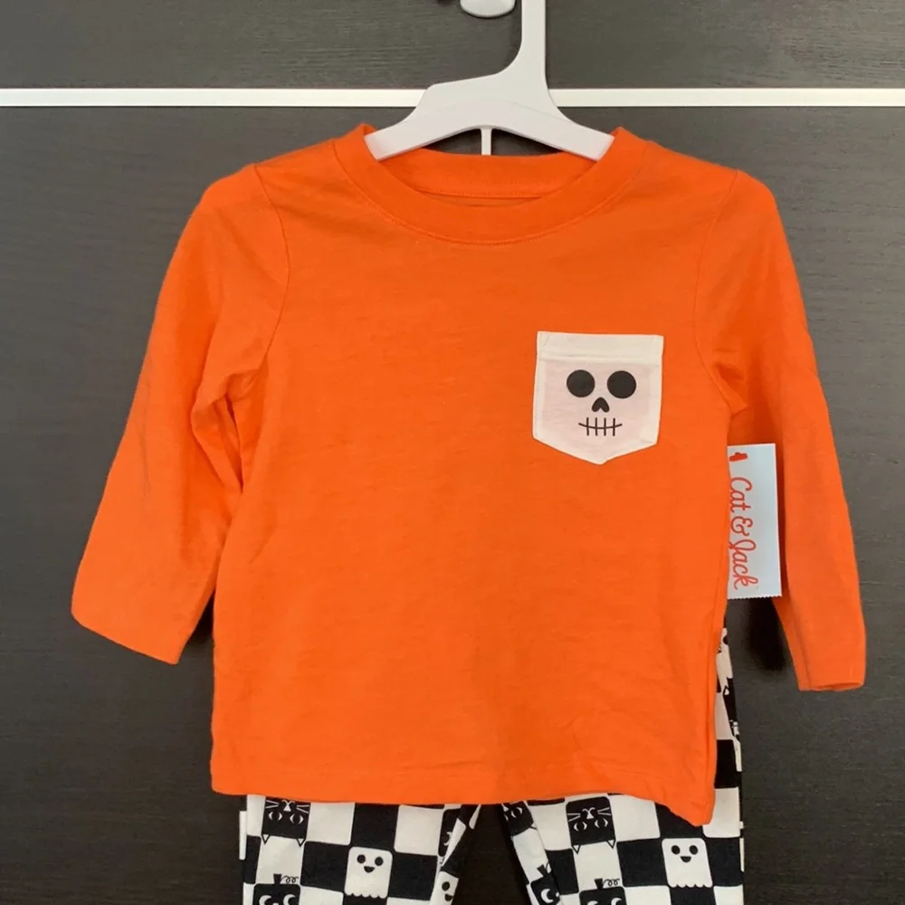 Cat & Jack Boys Halloween Long Sleeve T-Shirt & Fleece Jogger Pants